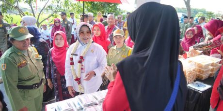 Sambang Warga, Bupati Resmikan Kios di Rest Area Desa Gatak